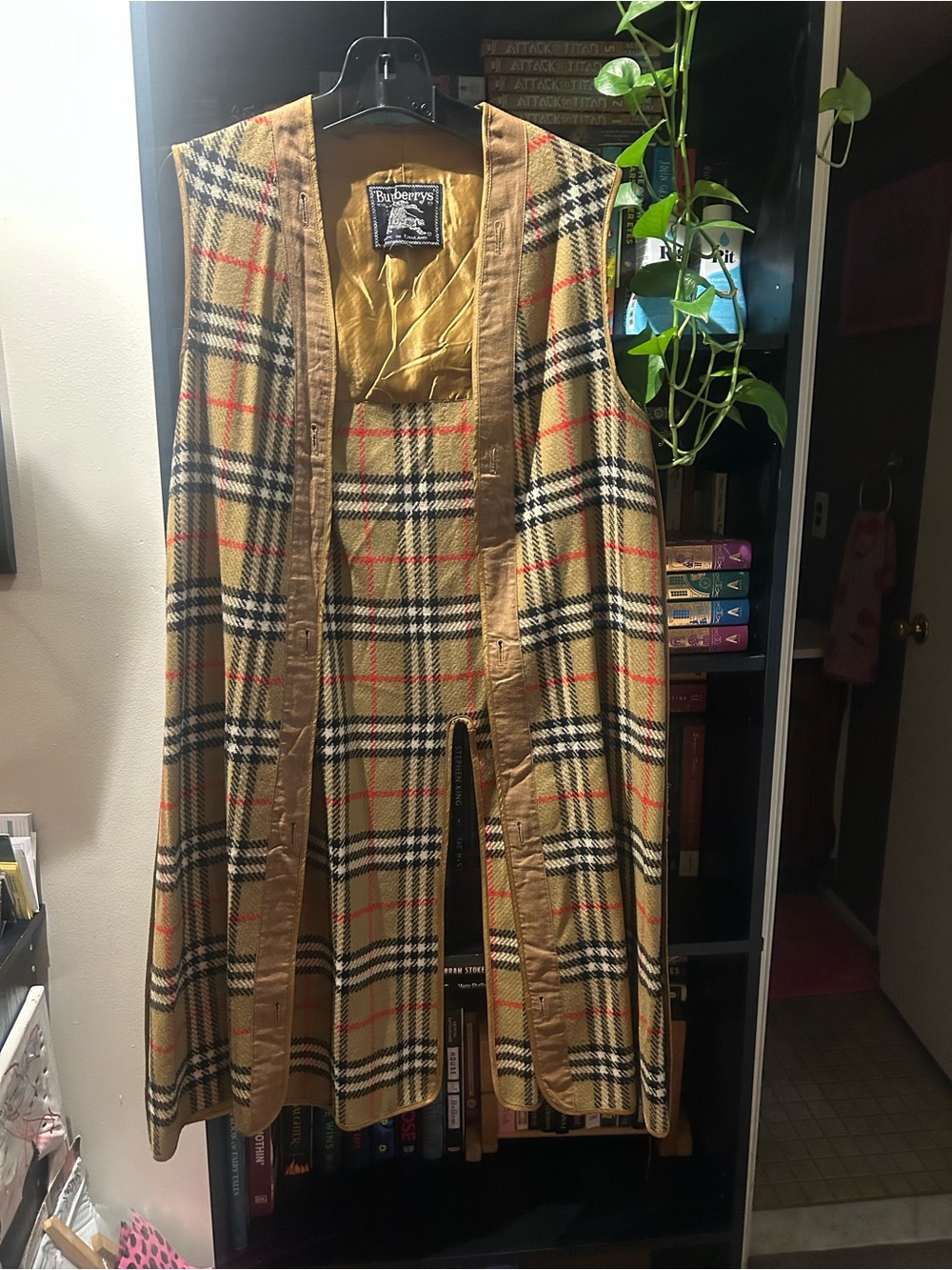 Burberry Chelsea Trench Coat - Picture 4 of 12